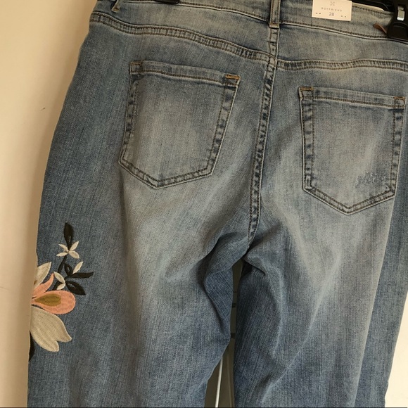 Caslon Brand New Embroidered Boyfriend Jeans💖 - Picture 5 of 14